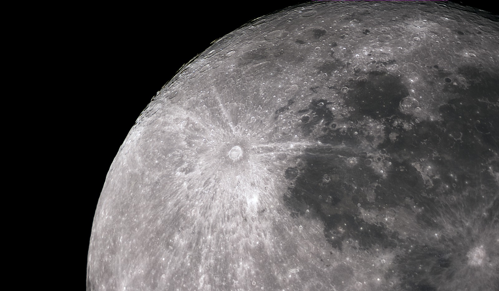Fotografía de la Luna tomada con la cámara ZWO ASI 585MC